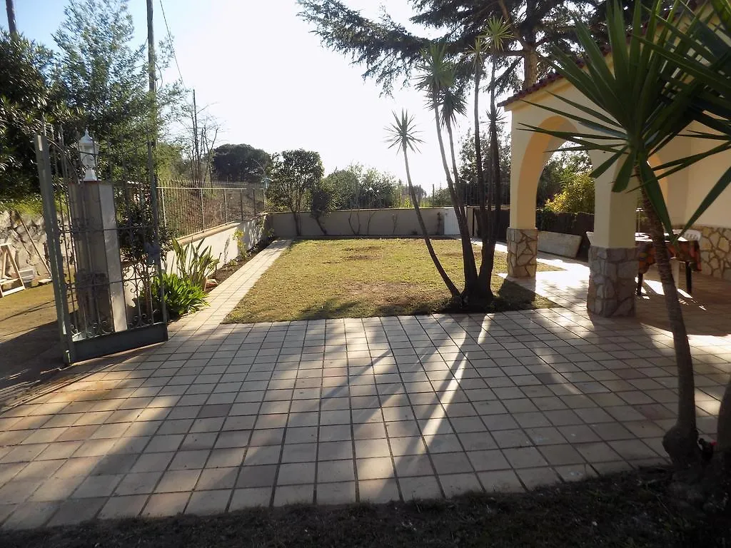 Villa Beatriz Blanes Nyaraló